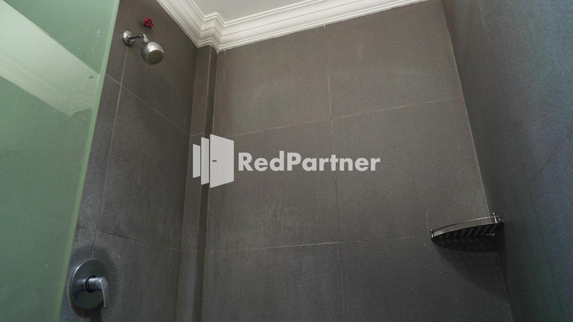 Wisma Sederhana Mitra Reddoorz Medan Cameră foto