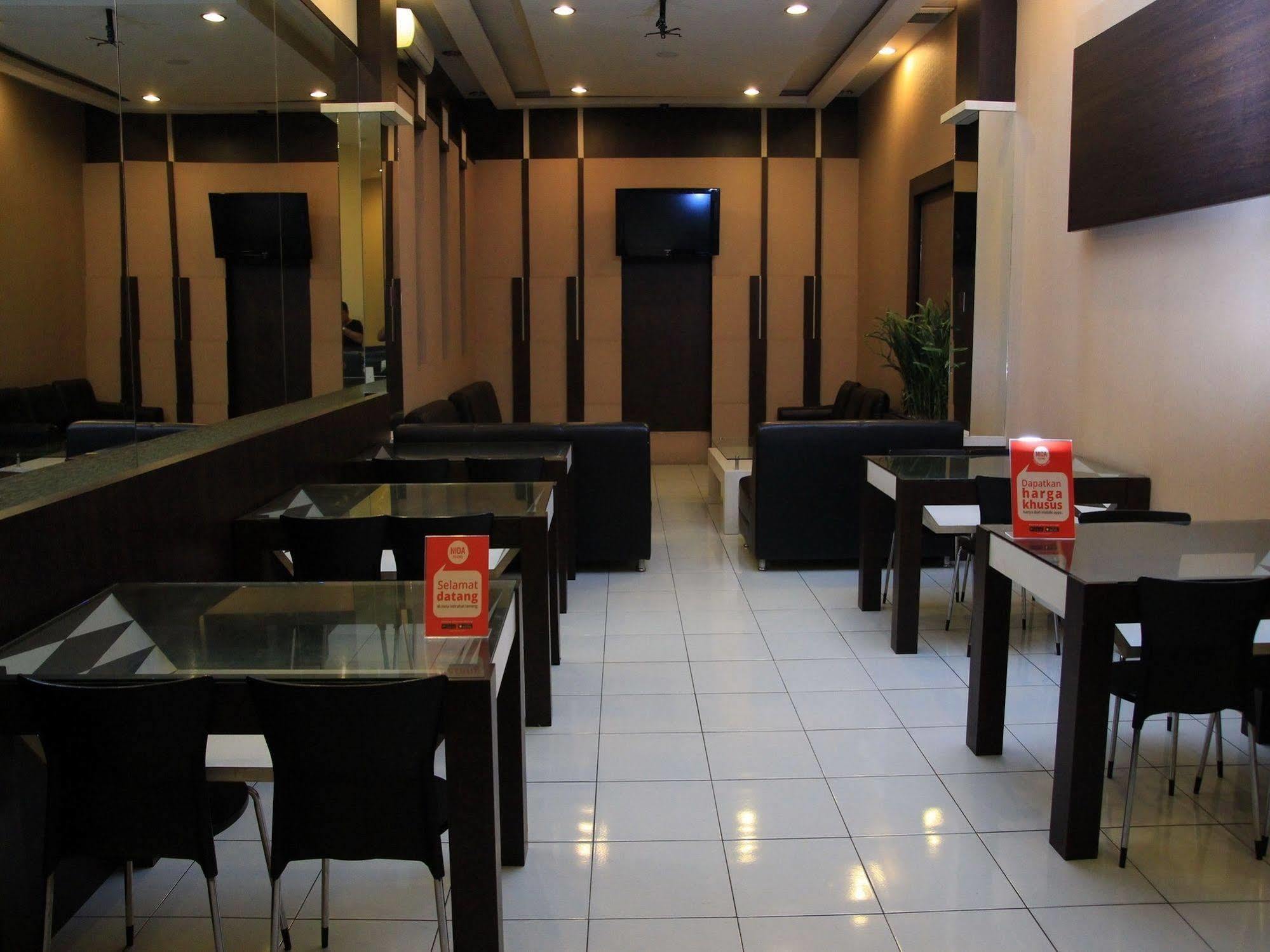 Wisma Sederhana Mitra Reddoorz Medan Exterior foto