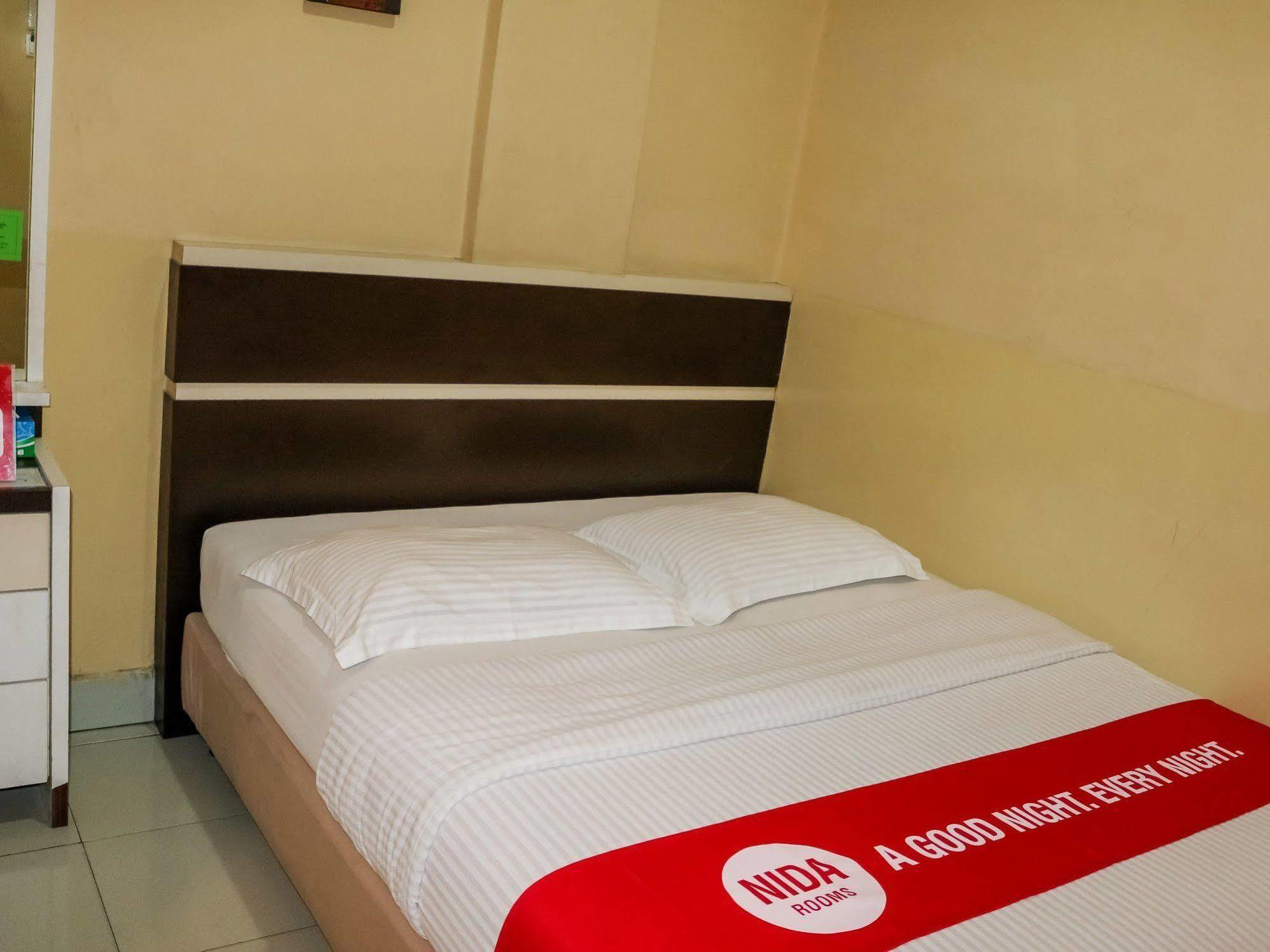 Wisma Sederhana Mitra Reddoorz Medan Exterior foto