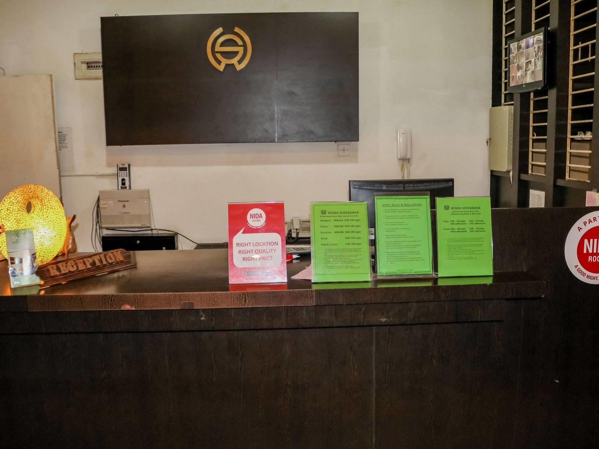 Wisma Sederhana Mitra Reddoorz Medan Exterior foto