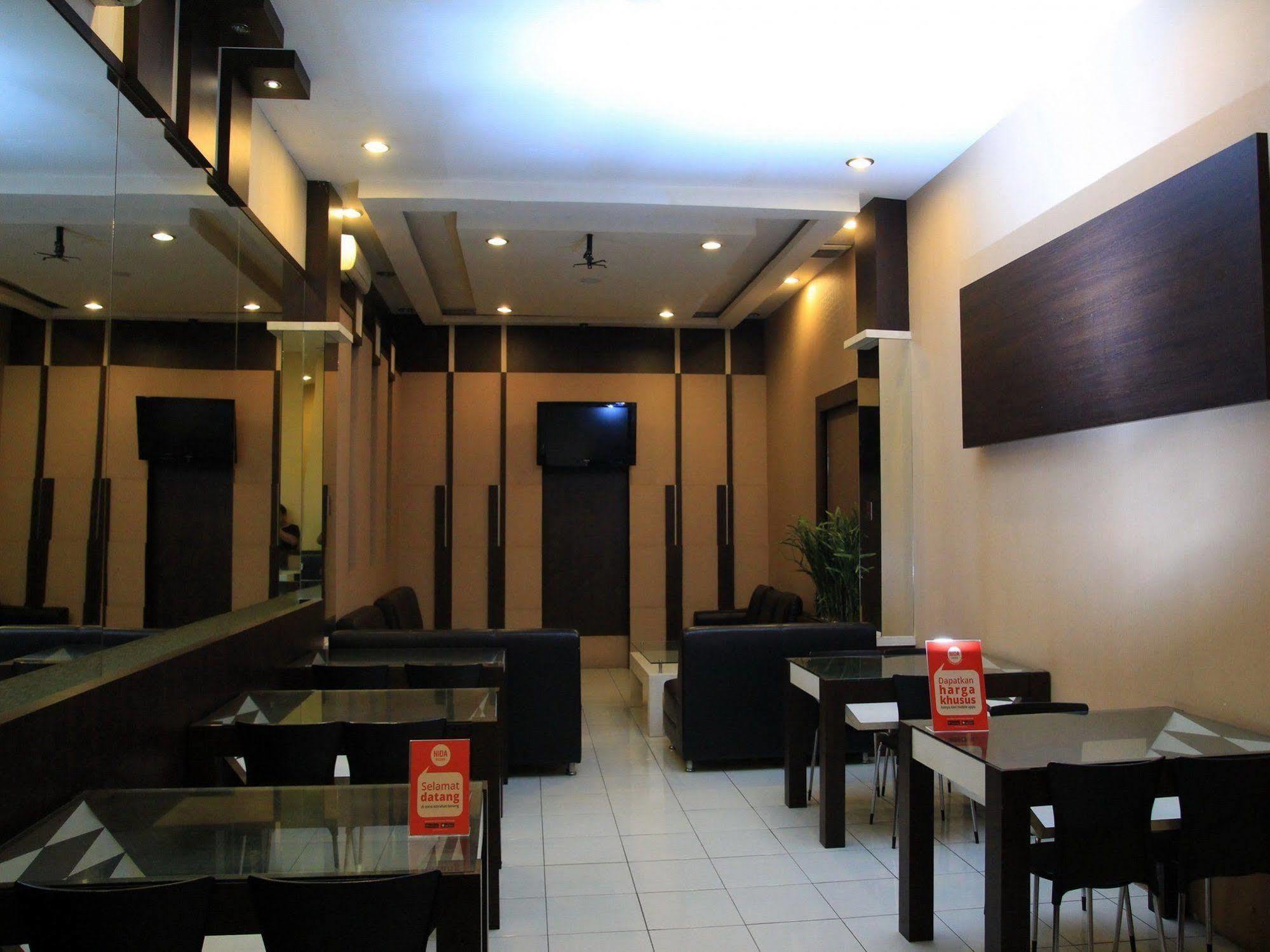 Wisma Sederhana Mitra Reddoorz Medan Exterior foto
